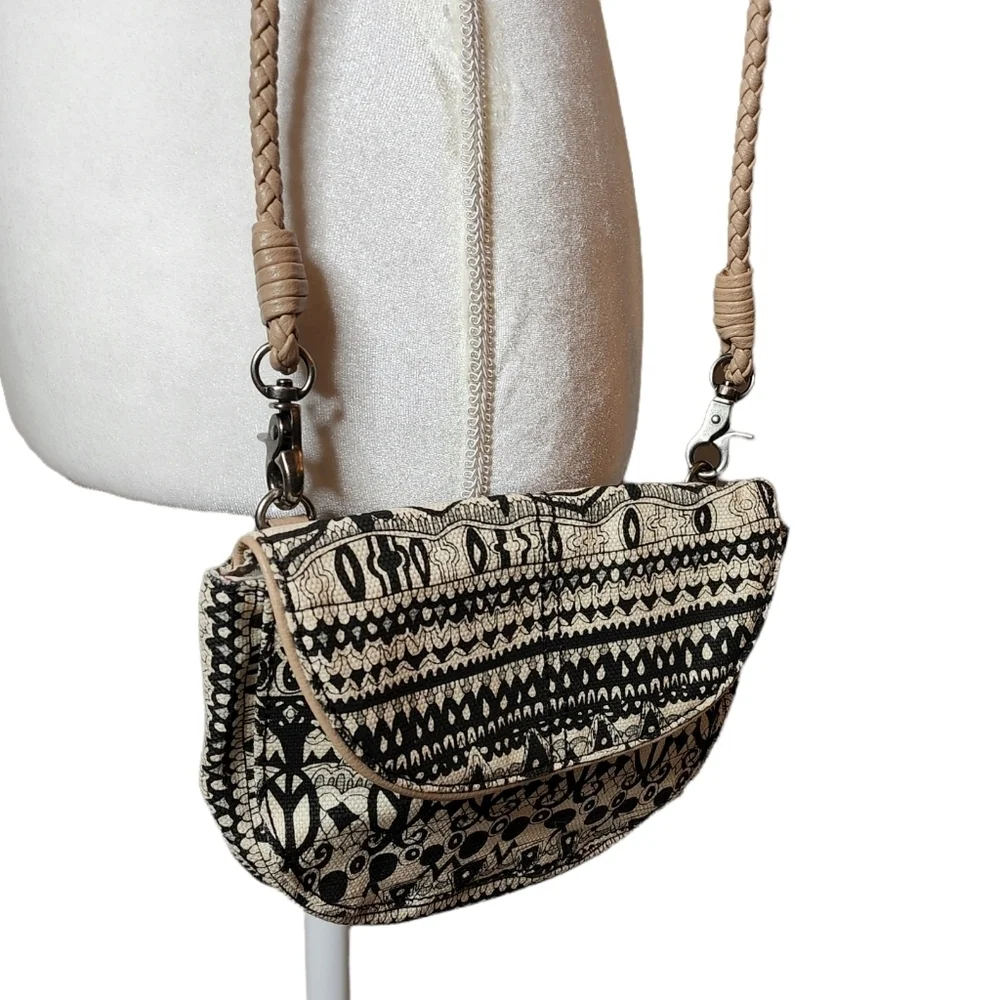 Sakroots crossbody purse‎